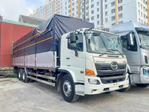Xe Tải Hino FM 15 Tấn Thùng Mui Bạt Nhôm 9.4m