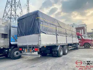 Xe Tải Hino FM 15 Tấn Thùng Mui Bạt Nhôm 9.4m