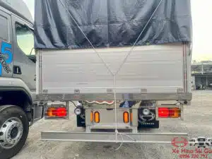 Xe Tải Hino FM 15 Tấn Thùng Mui Bạt Nhôm 9.4m