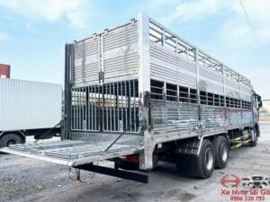 Xe Tải Howo Max 3 Chân Thùng Chở Gia Súc